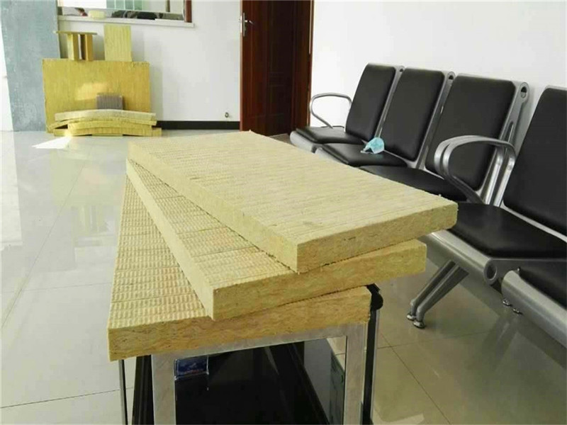 巖棉保溫板的密度-昊辰保溫材料公司